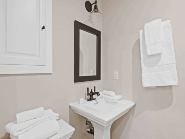 Beaver Creek Luxury Vacation Accommodation 200 Yard to Lift